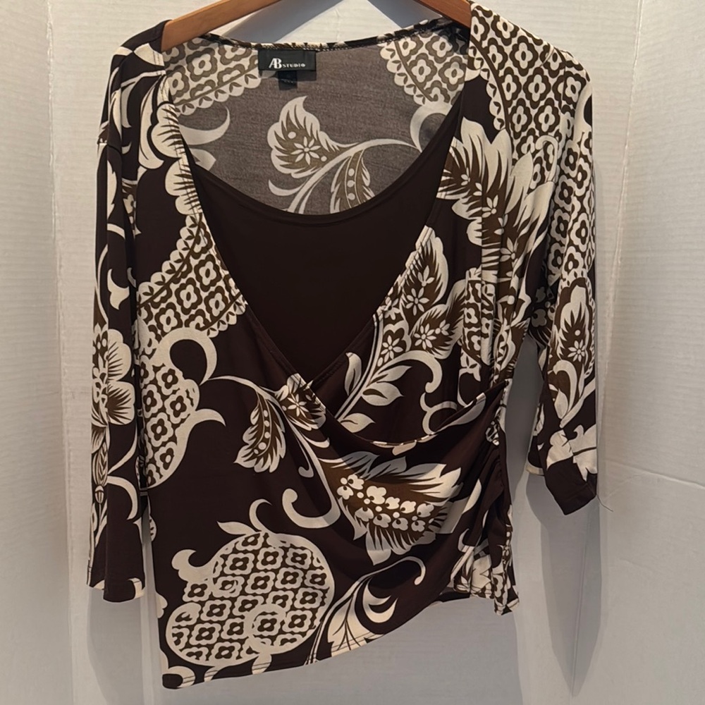 AB Studio Women's Brown and Cream Wrap Top